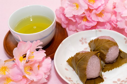 春の限定品。春待ち茶が大人気！お彼岸やお祝い事や、ひな祭りのプレゼントに。このお茶は、やまもりチェーン㈱時田園で販売中、板橋区高島平までどうぞ