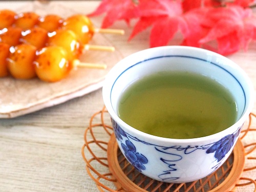 秋のお茶「千秋」は、この時期限定のお煎茶です。味が美味しく香り豊かな普通蒸し茶は、板橋区高島平にあり㈱時田園にあります。是非！